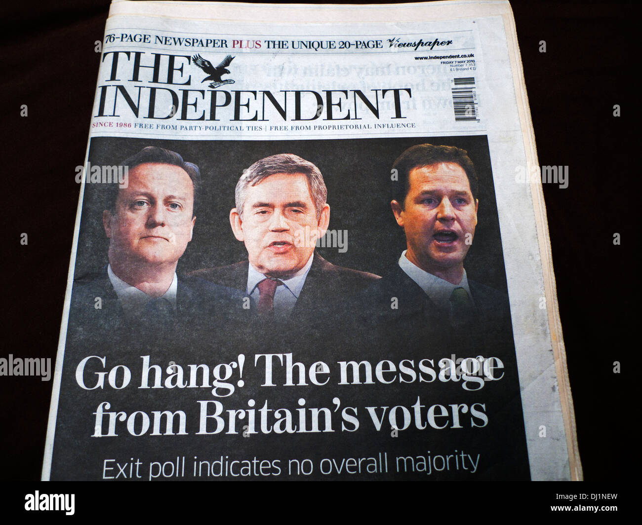 'Go Hang! The Message from Britain's Voters' in The Independent newspaper on 7 May 2010 David Cameron, Gordon Brown, Nick Clegg London England UK Stock Photo