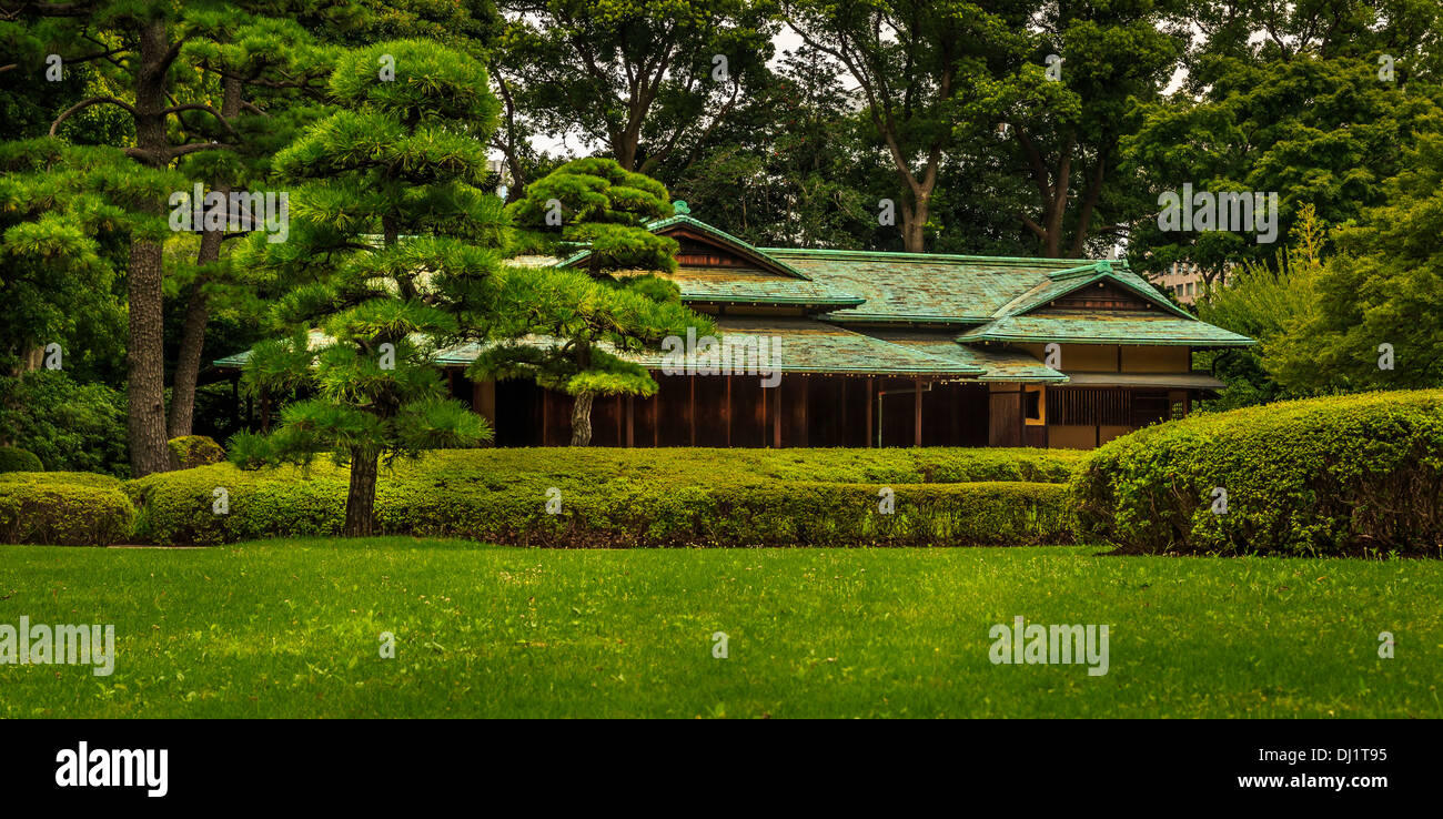 Suwano-chaya Tea House is located in the Ninomaru Garden in the East Garden of the Tokyo Imperial Palace, Tokyo, Japan Stock Photo