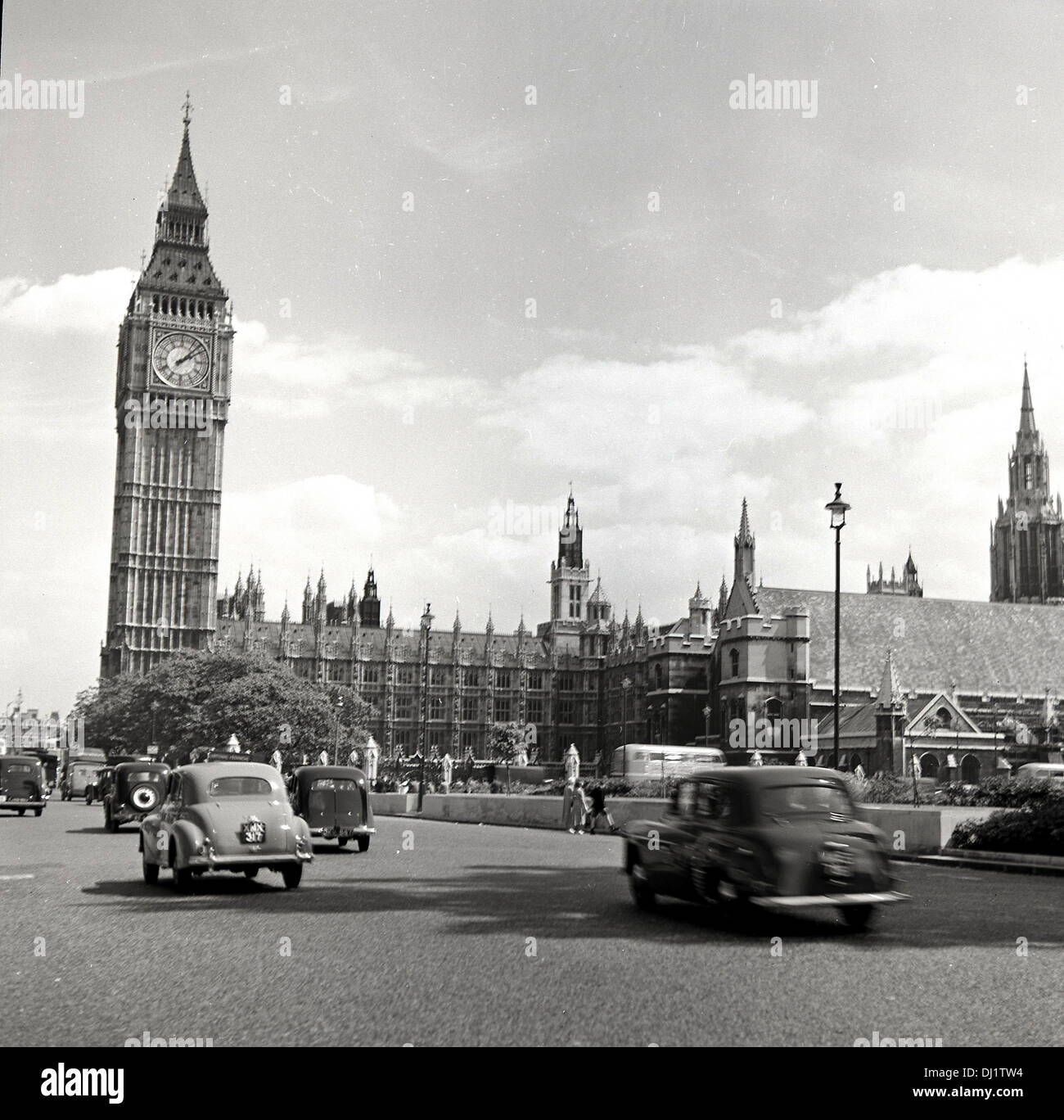 1950s and an historical picture showing Big Ben, the clock tower next to the British Houses of Parliament, London, England. Stock Photo