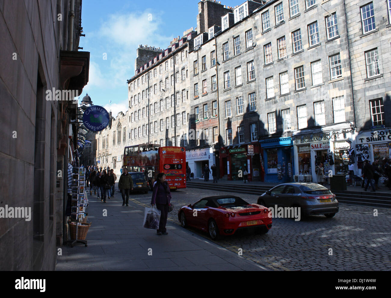 Scotland: Historic centre of Edinburgh (Royal Mile) Stock Photo