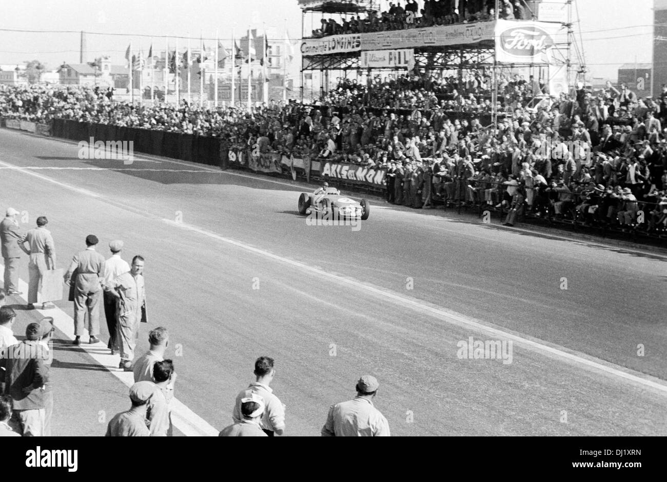 Juan Manuel Fangio's Mercedes-Benz W196 at the Spanish Grand Prix, Pedralbes, Spain 24 Oct 1954. Stock Photo