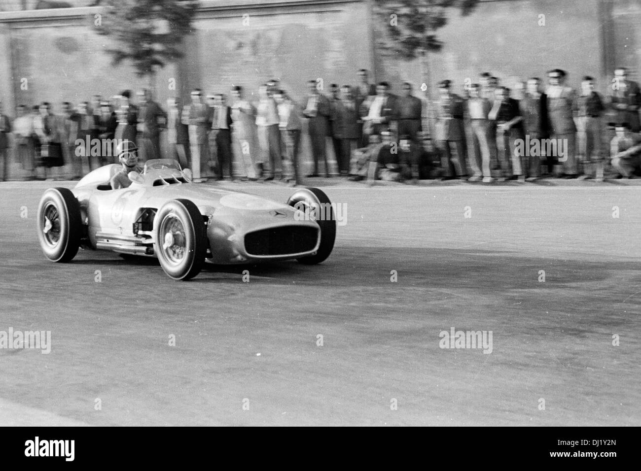 Hans Herrmann in a Mercedes-Benz W196 at the Spanish Grand Prix, Pedralbes, Spain 24 Oct 1954. Stock Photo