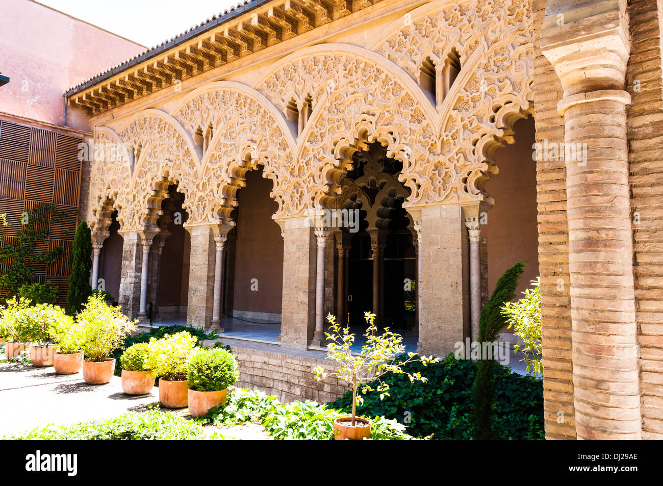 Patio de santa isabel hires stock photography and images Alamy