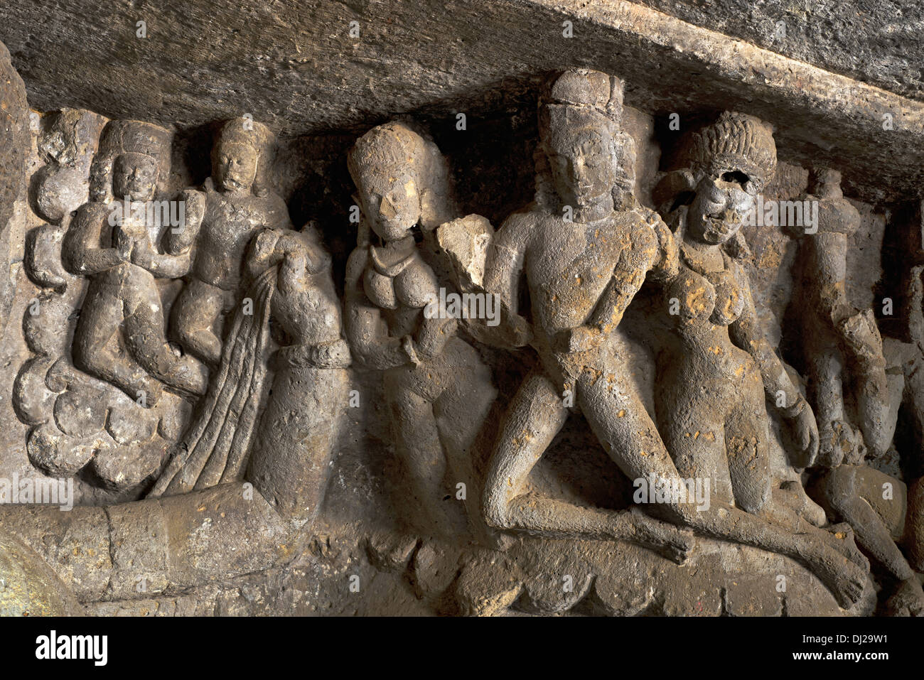 Mandapeshwar Caves. Deities on viewer's upper right paying obeisance to Lord Shiva. Borivali, Mumbai, Maharashtra, India. Stock Photo