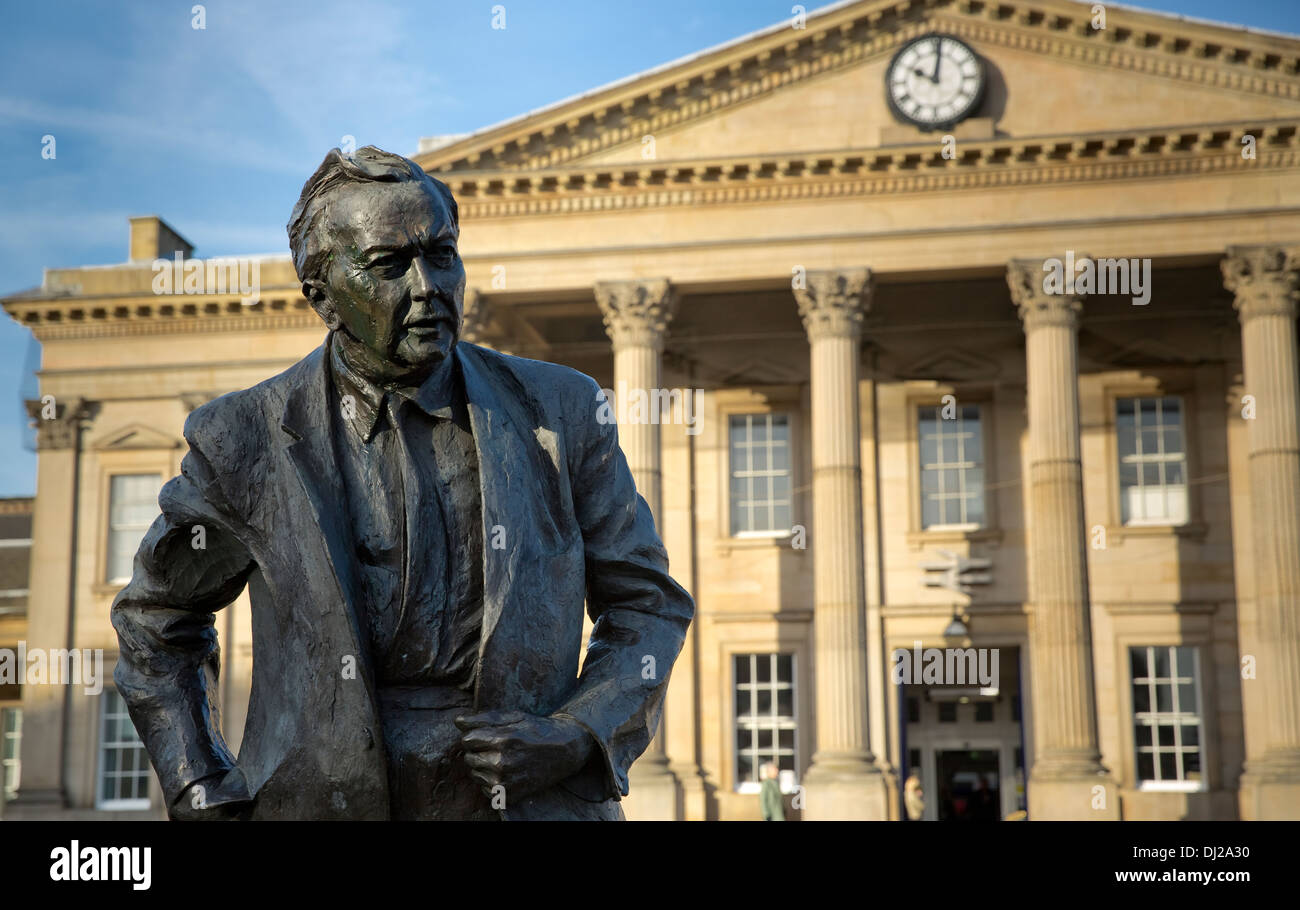 Huddersfield train station hires stock photography and images Alamy