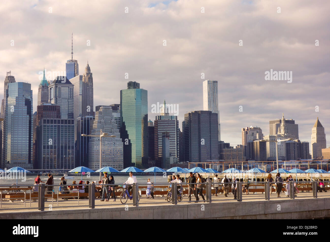 Brooklyn bridge park picnic hires stock photography and images Alamy