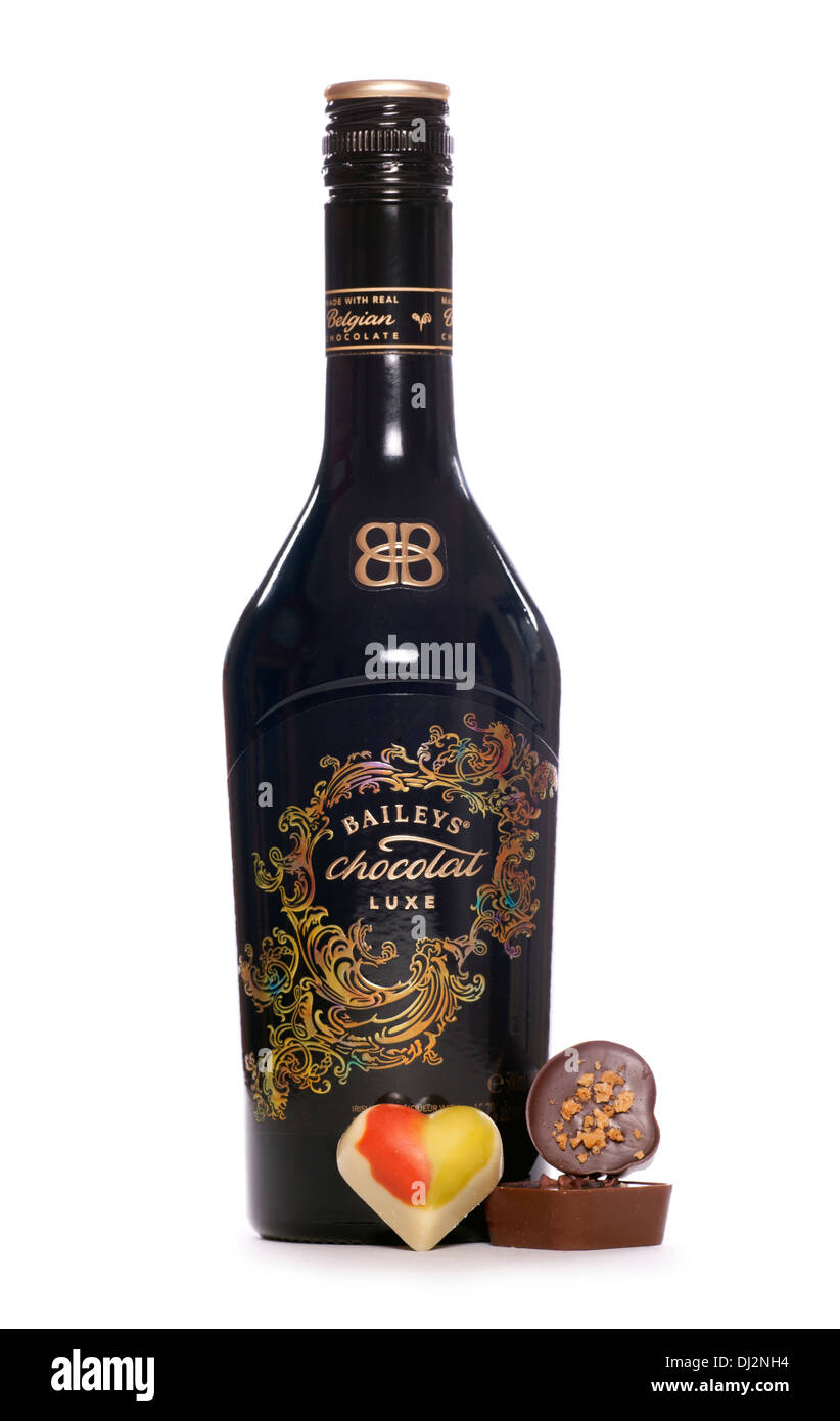 New Baileys chocolat luxe alchoholic drink cutout Stock Photo - Alamy