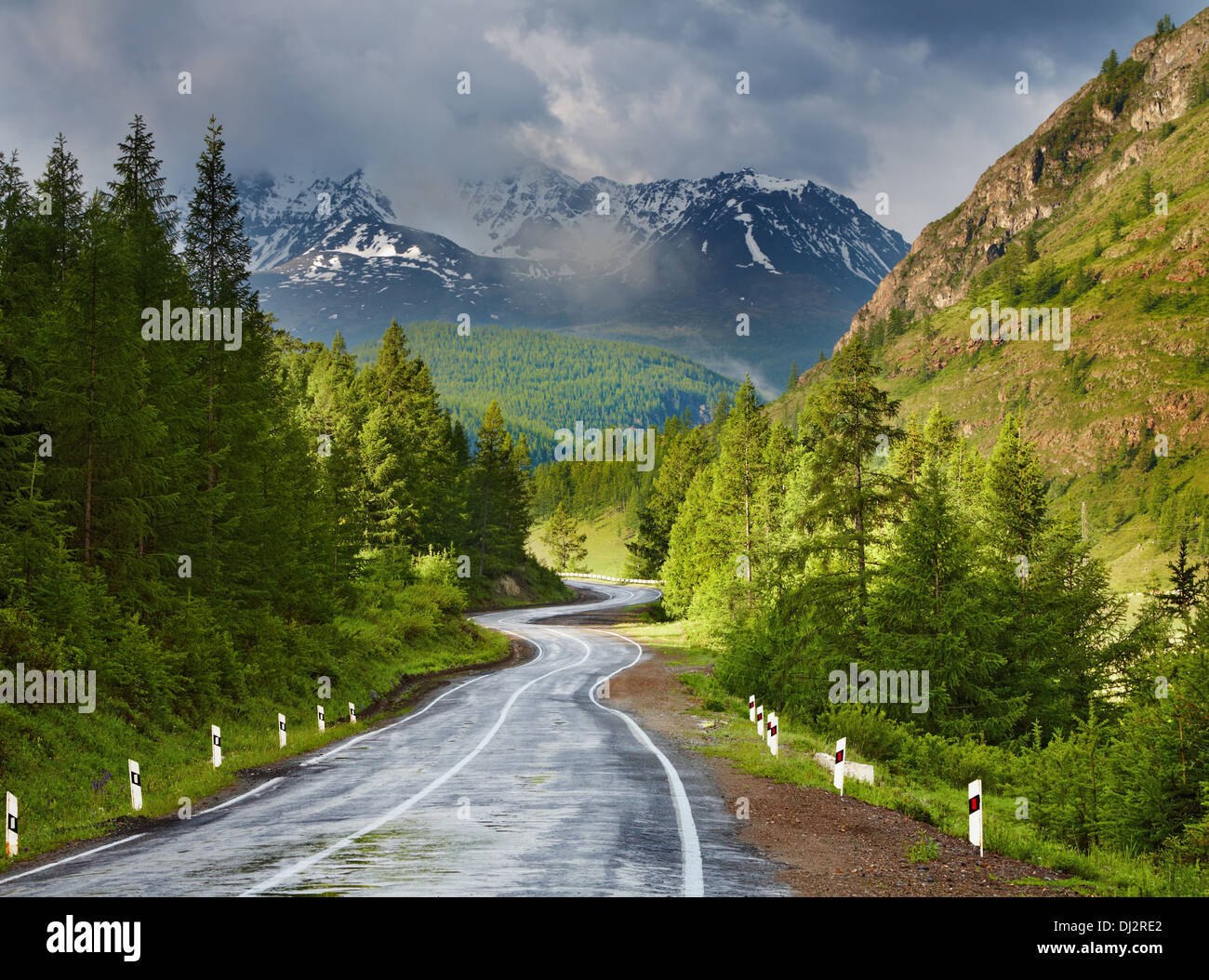Nature landscape with road hi-res stock photography and images - Alamy