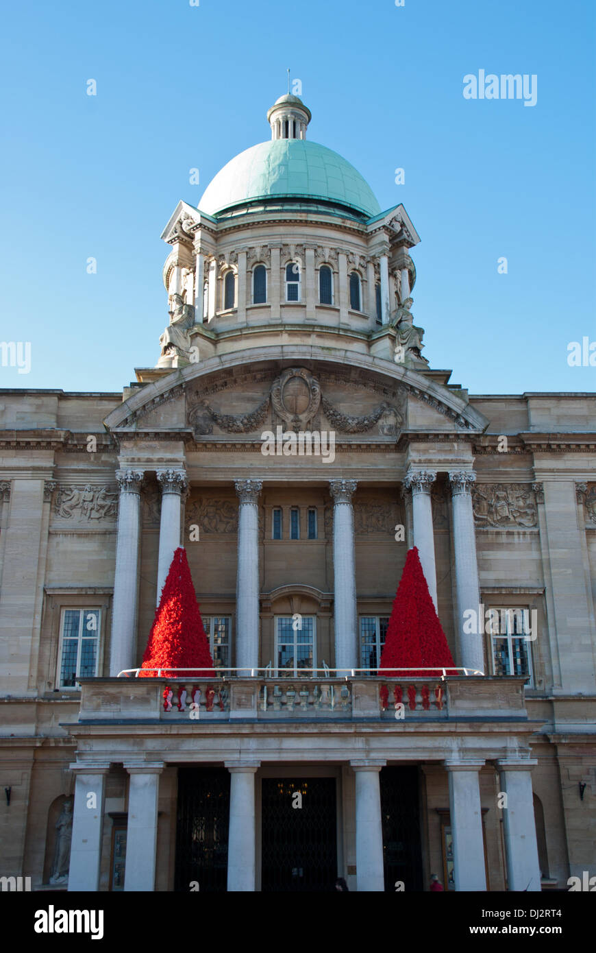 Hull, UK, 19th Nov, 2013. Hull City Hall in the sun 0n Tuesday 19th November the day before the announcement that Hull was to be the UK City of Culture in 2017. Credit:  CHRIS BOSWORTH/Alamy Live News Stock Photo