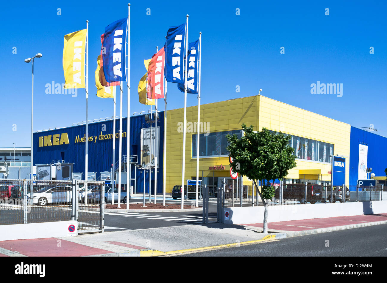 dh Ikea SUPERSTORE EUROPE Ikea flags and shop front entrance Arrecife Lanzarote Spain exterior Stock Photo