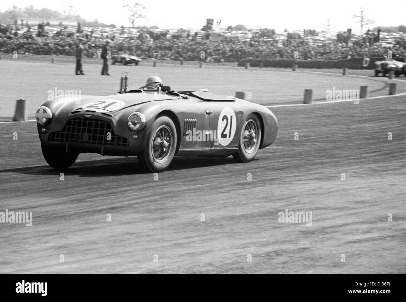 Photo A.015737 ASTON MARTIN DB3 SPYDER BOB DIXON SILVERSTONE