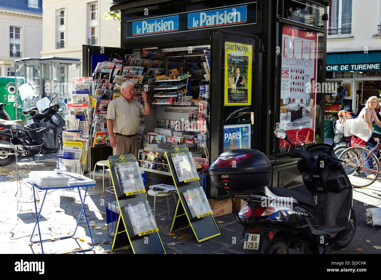 Newspaper kiosk, Paris Stock Photo