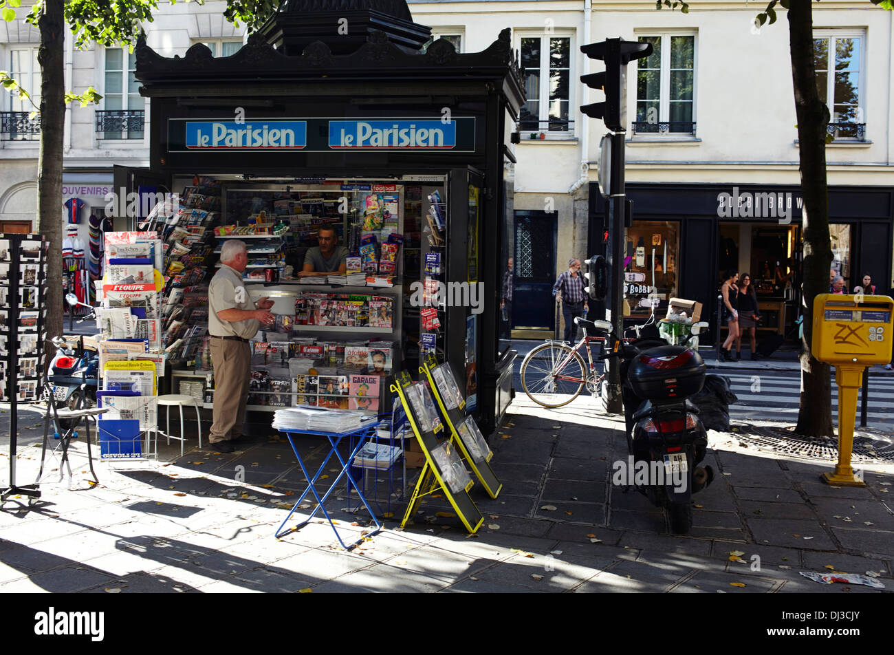 Newspaper kiosk, Paris Stock Photo