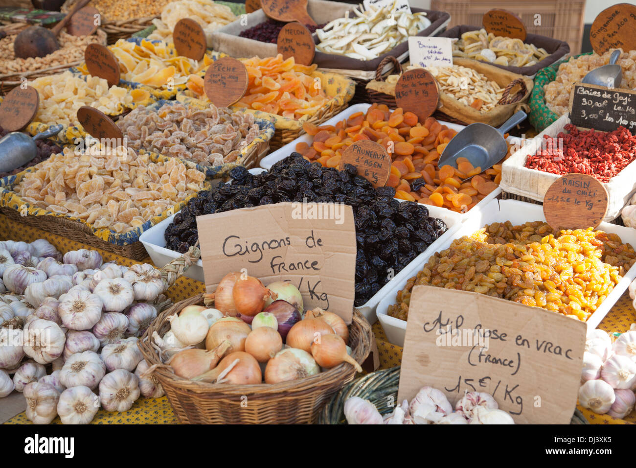 The Wednesday Market at St Rémy de Provence Stock Photo Alamy
