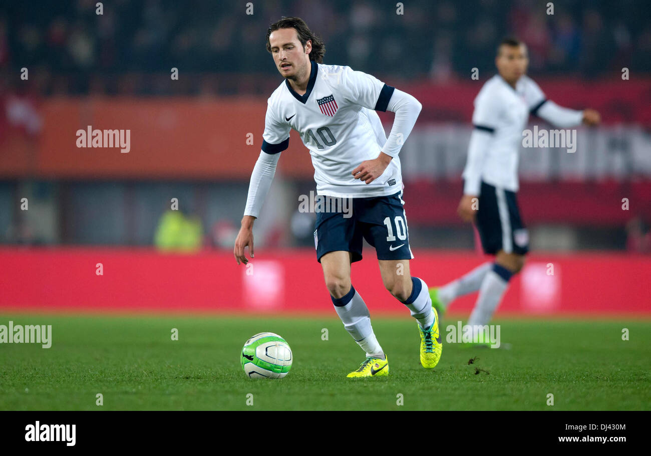 Vienna, Austria. 19th Nov, 2013. USA's Mix Diskerud in action during the international soccer friendly match between Austria and USA at Ernst-Happel Stadium in Vienna, Austria, 19 November 2013. Photo: Thomas Eisenhuth/dpa - NO WIRE SERVICE/dpa/Alamy Live News Stock Photo