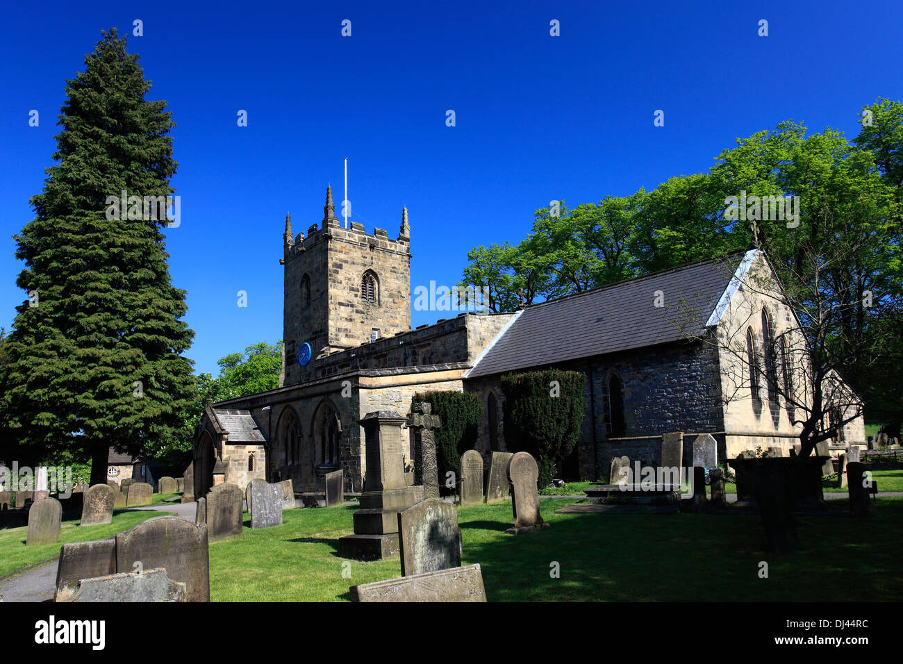 Summer Eyam parish church, Eyam village, Derbyshire, Peak District ...