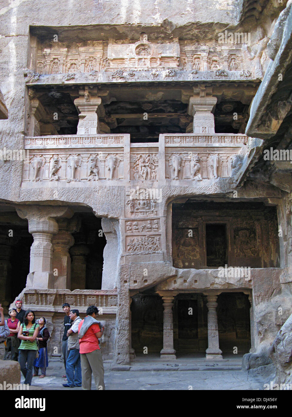 Cave 32 : Indra Sabha. Pavillion in open Courtyard Ellora Caves, Aurangabad, Maharashtra, India Stock Photo