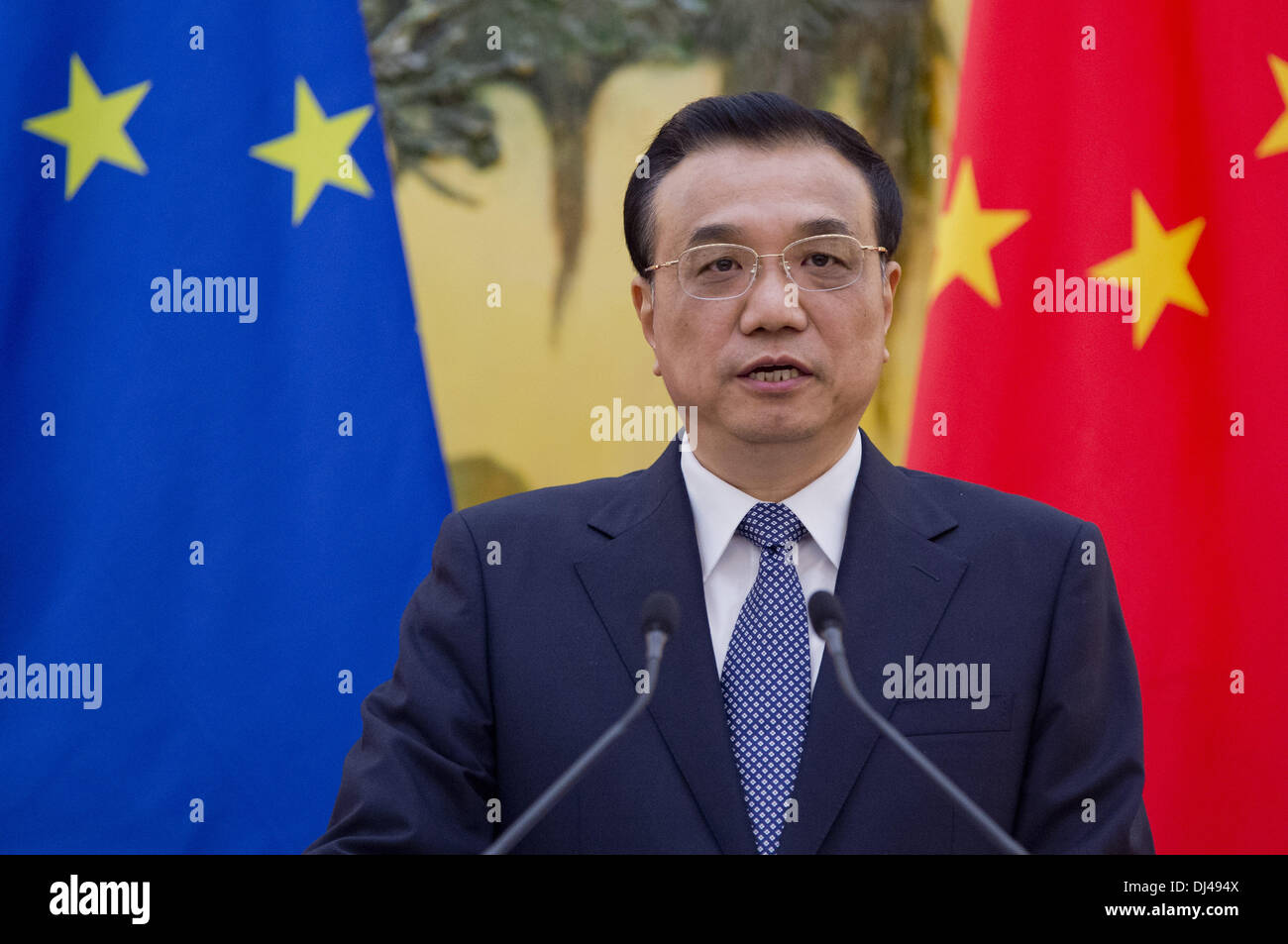 Beijing, China. 21st Nov, 2013. Chinese Premier Li Keqiang speaks and gestures at a press conference at the Great Hall of the People in Beijing on the 16th EU-China Summit. © Olli Geibel Stock Photo