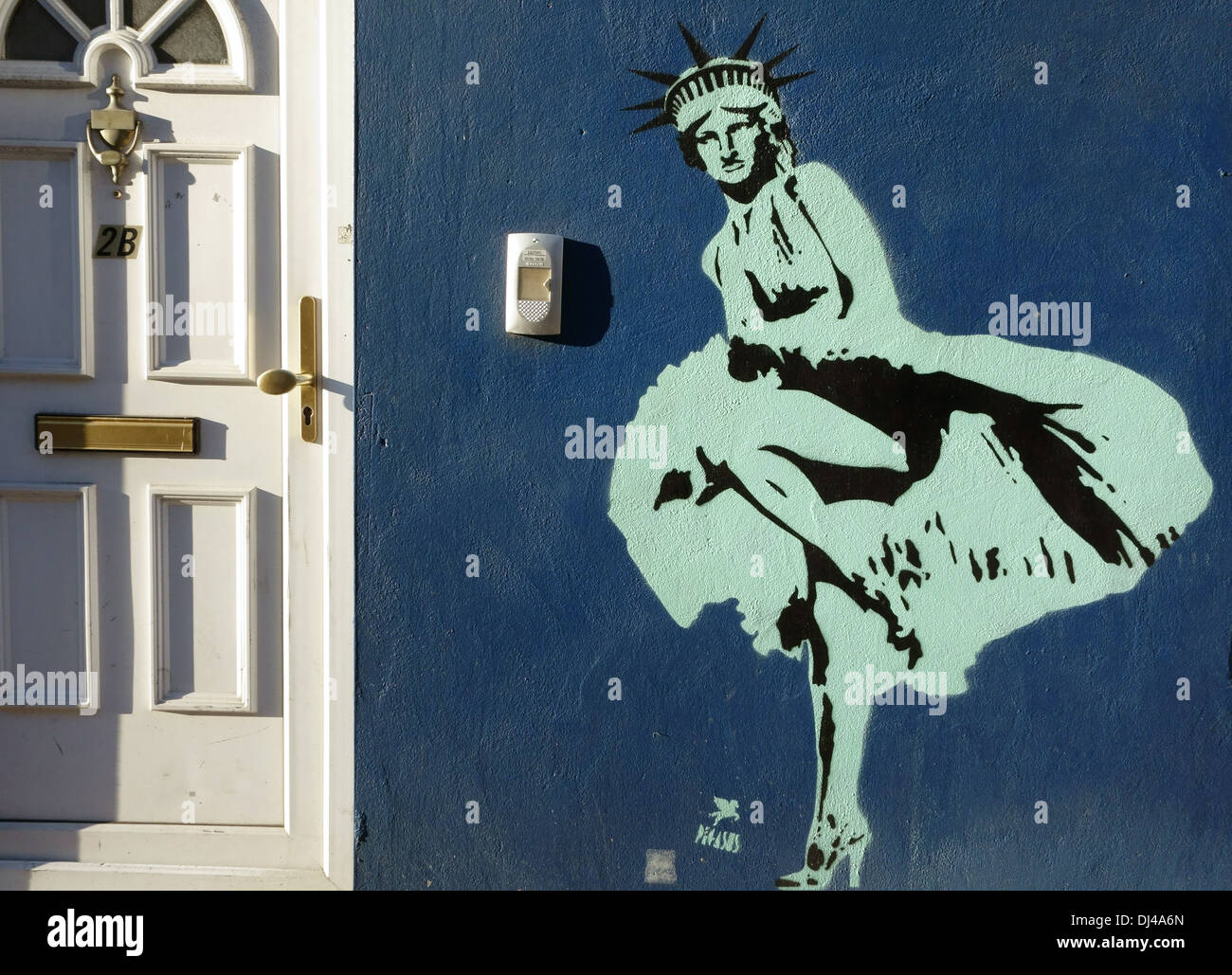 Dancing Statue of Liberty by Pegasus, American street artist based in London Stock Photo