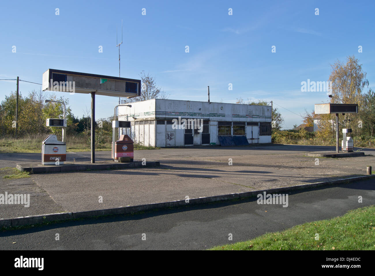 a deserted petrol station in Little Brickhill Milton Keynes Stock Photo