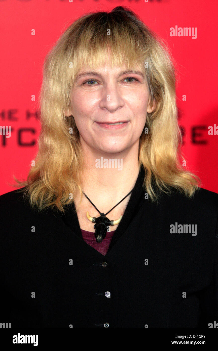 Amanda Plummer bei der Filmpremiere von 'The Hunger Games: Catching Fire / Die Tribute von Panem - Catching Fire' im Nokia Theatre. Los Angeles, 18.11.2013 Stock Photo