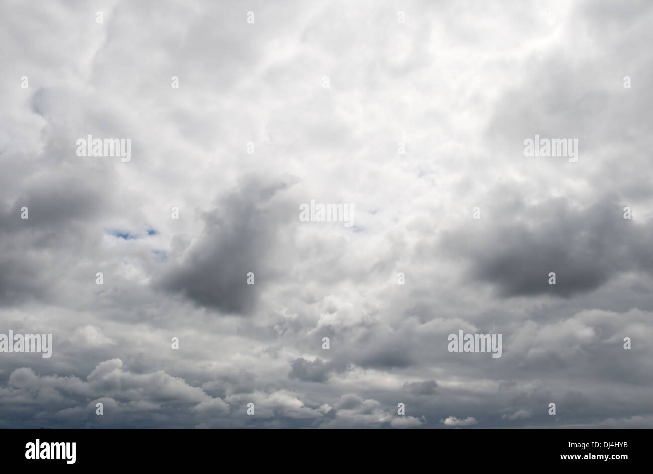 Sky with dark clouds before a thunderstorm Stock Photo - Alamy