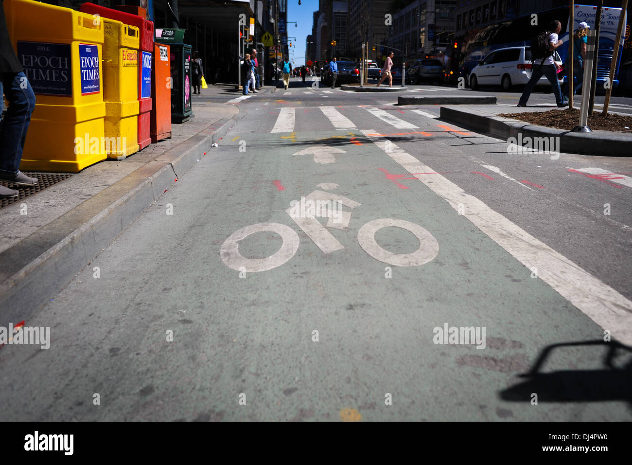 New York bike lane Stock Photo - New York Bike Lane DJ4PW0