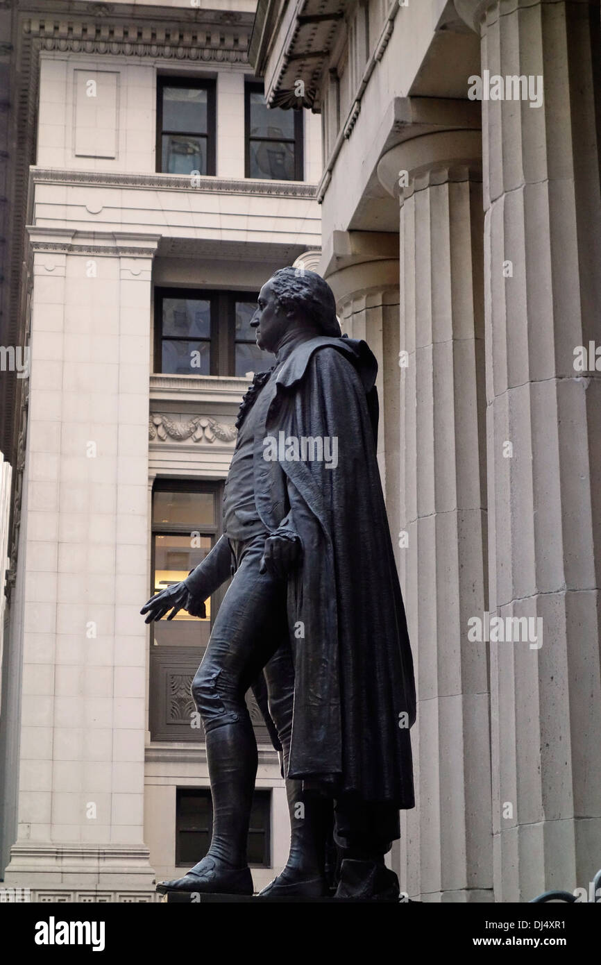 Washington statue on Wall street Stock Photo Alamy