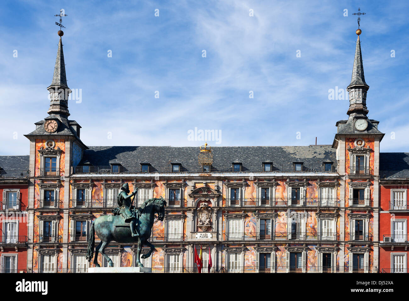 Plaza mayor madrid hi-res stock photography and images - Alamy