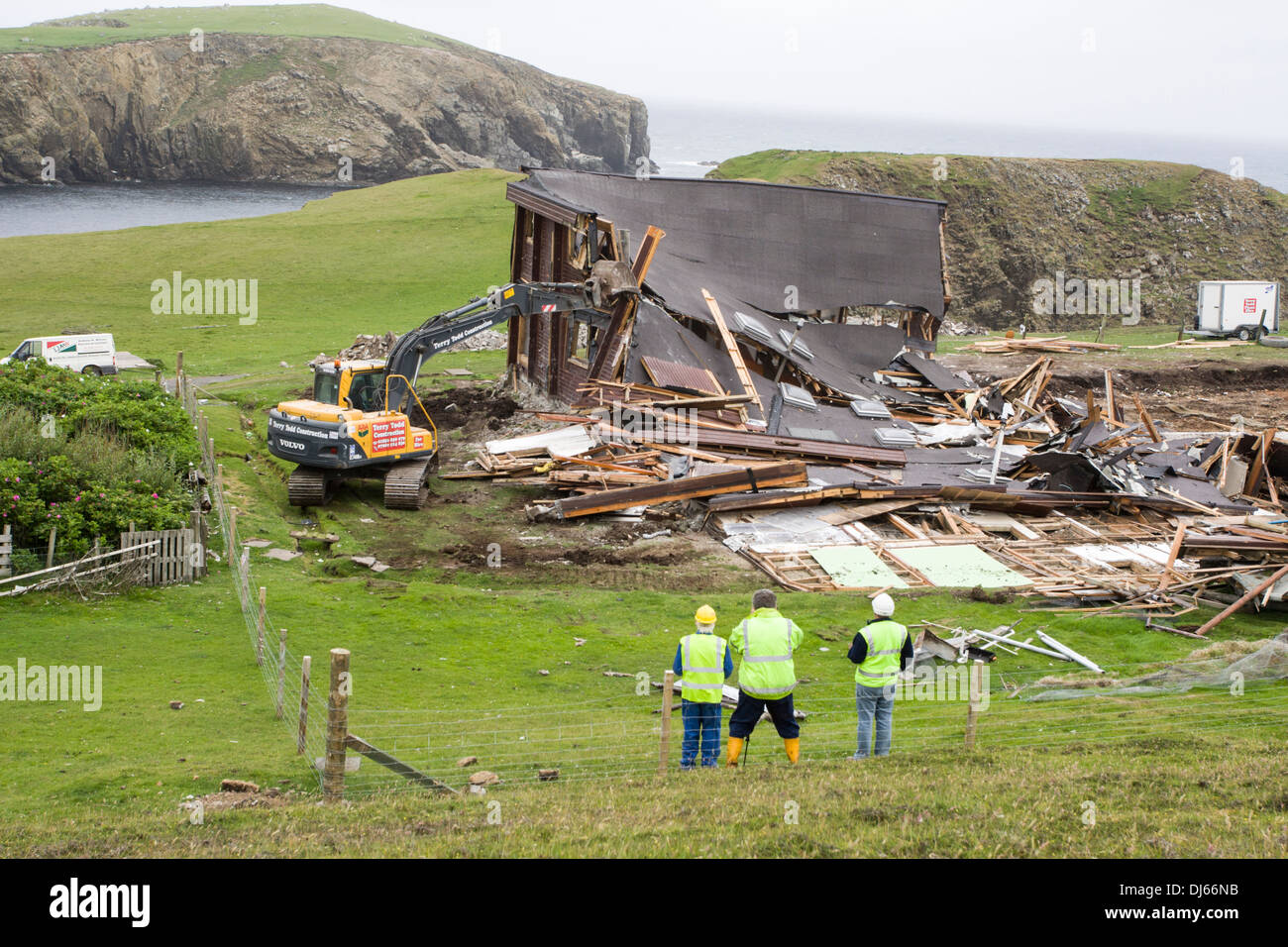 Demolition of the old Fair Isle Bird Observatory building in 2009 Stock Photo