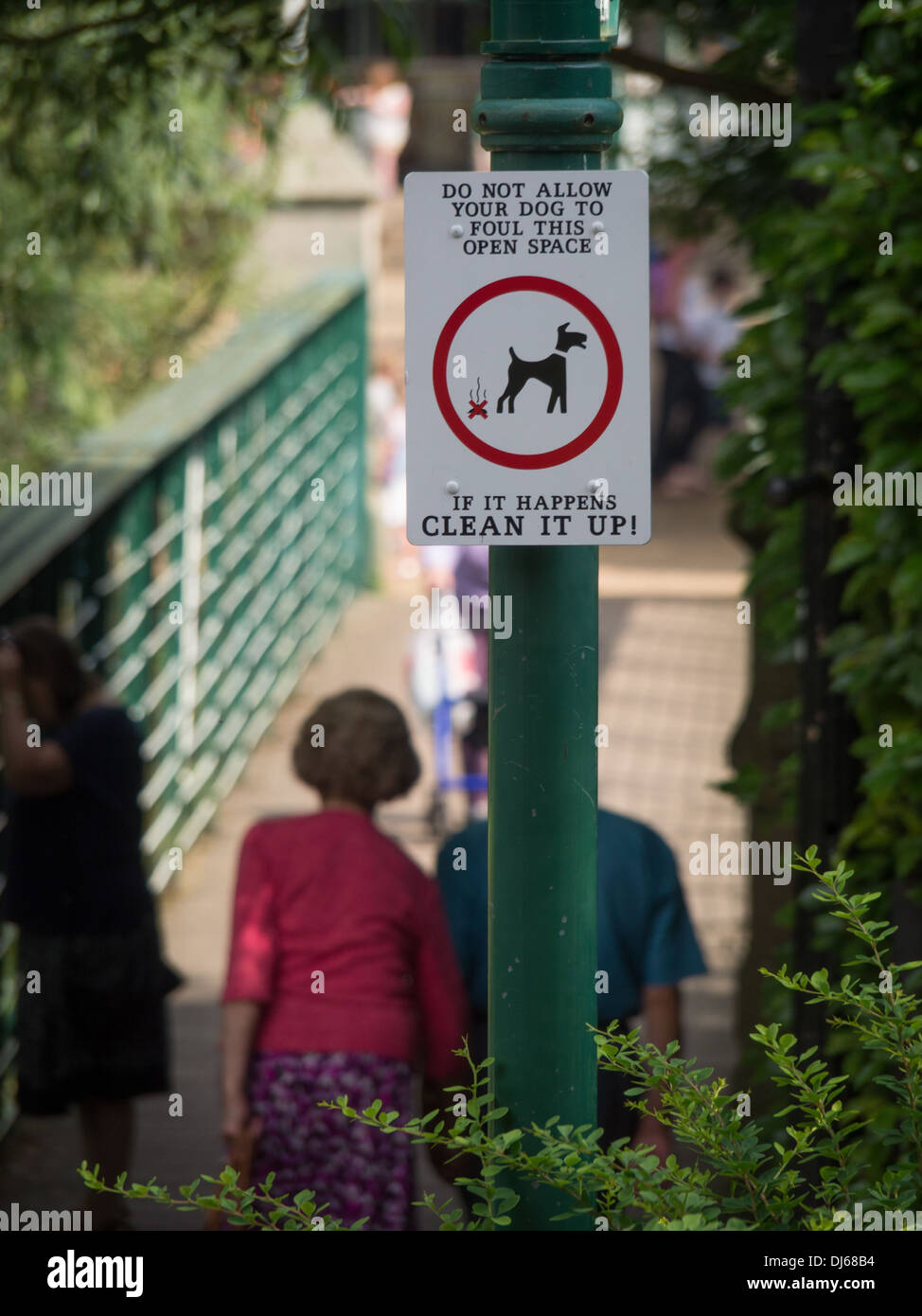 No Dog Fouling sign in Matlock, Derbyshire UK Stock Photo