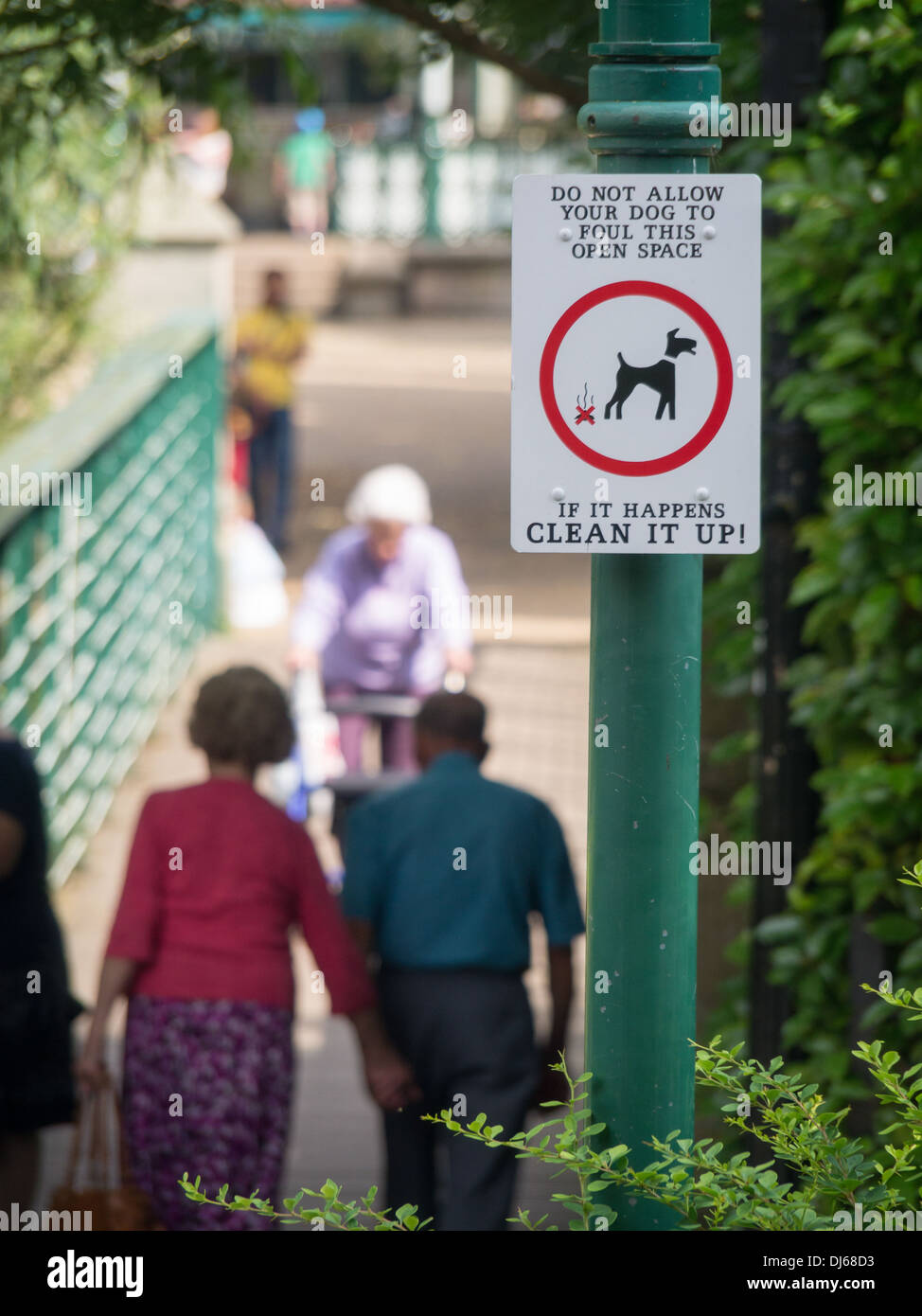 No Dog Fouling sign in Matlock, Derbyshire UK Stock Photo