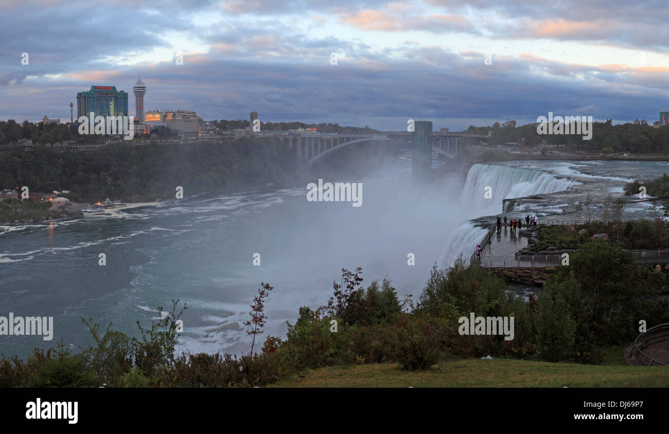 Niagara Falls at night, New York, USA Stock Photo Alamy