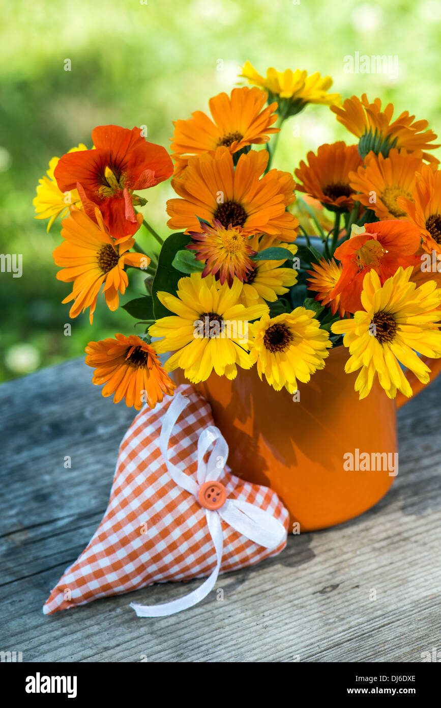 Nasturtiums and pot marigolds hires stock photography and images Alamy