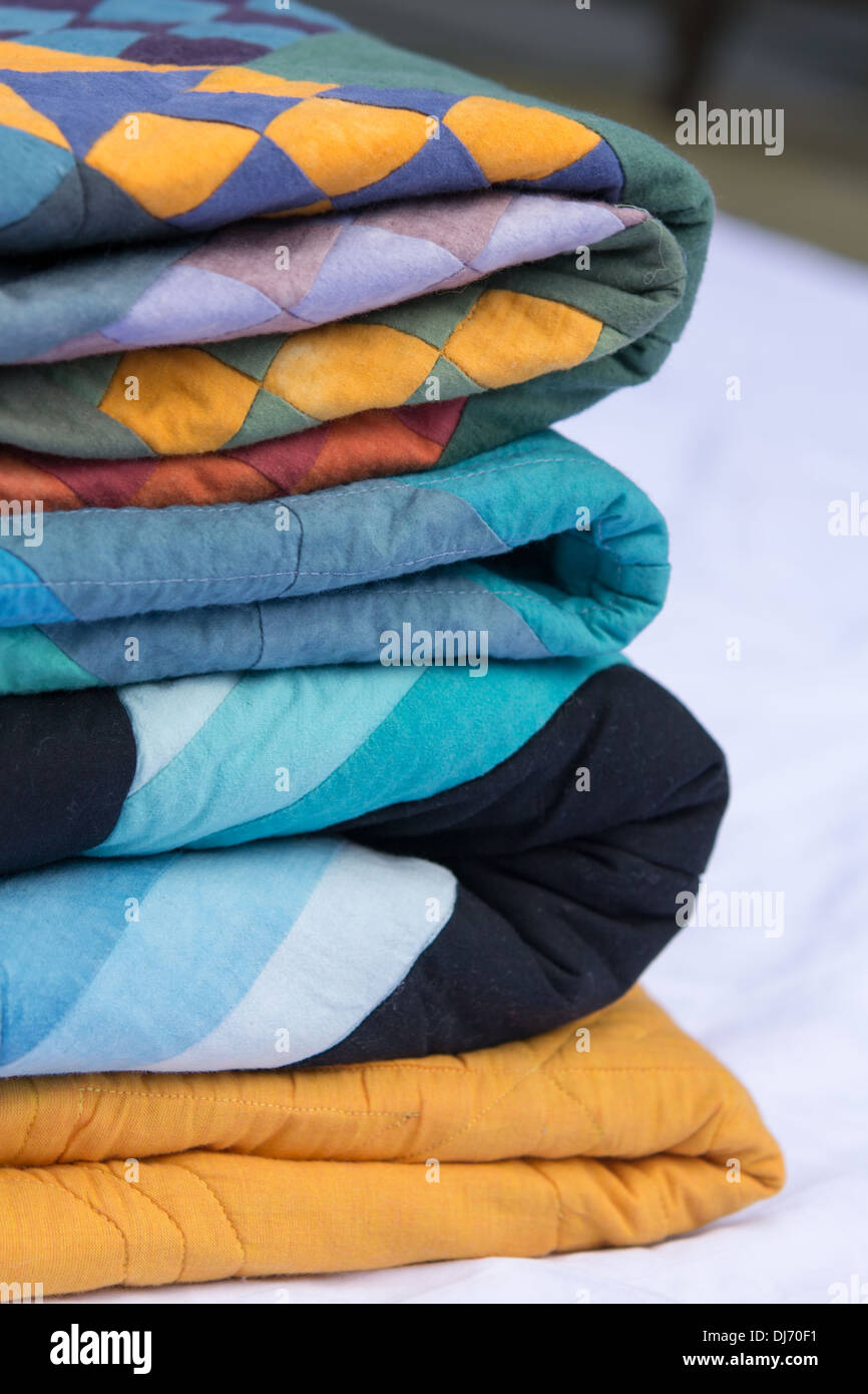 Handmade quilts hi-res stock photography and images - Alamy