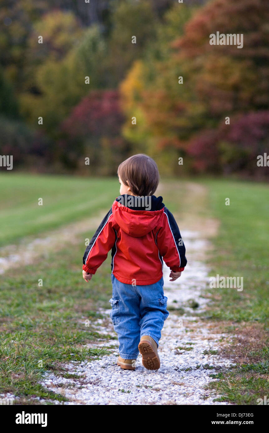 Toddler walk walking hi-res stock photography and images - Alamy