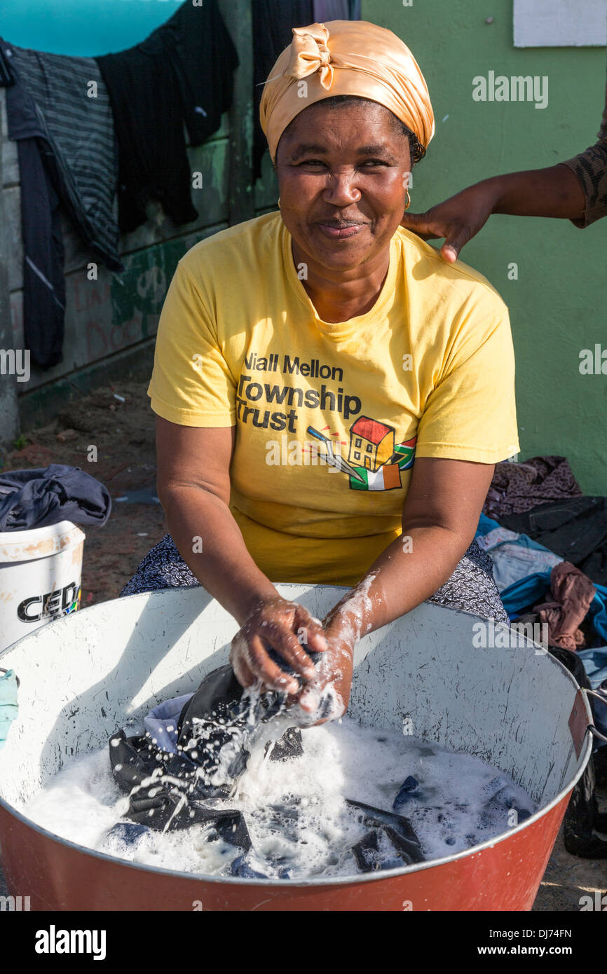 Lady doing laundry hires stock photography and images Alamy