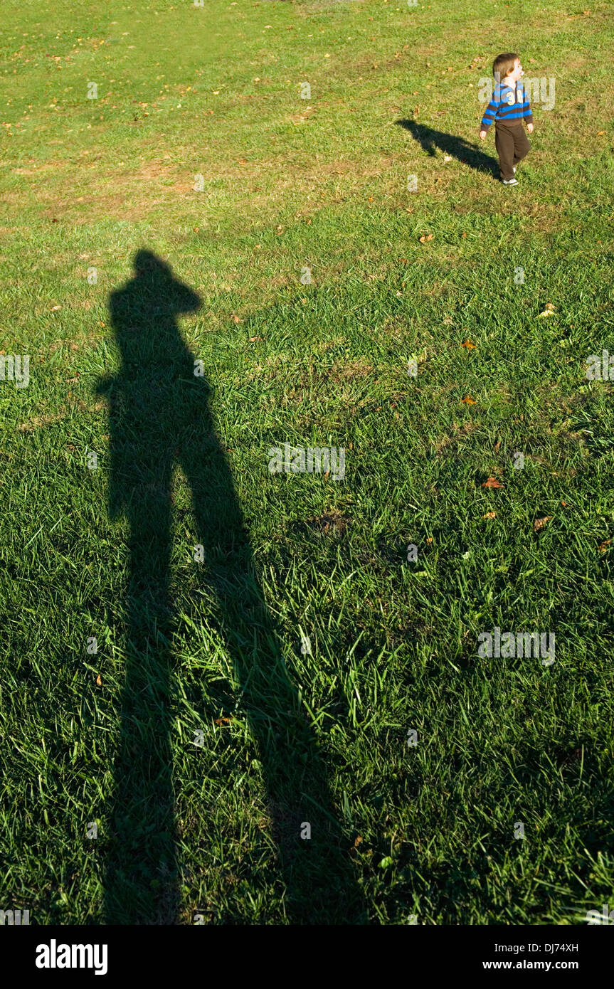 Long Shadow Child Long shadow hi-res stock photography and images - Alamy