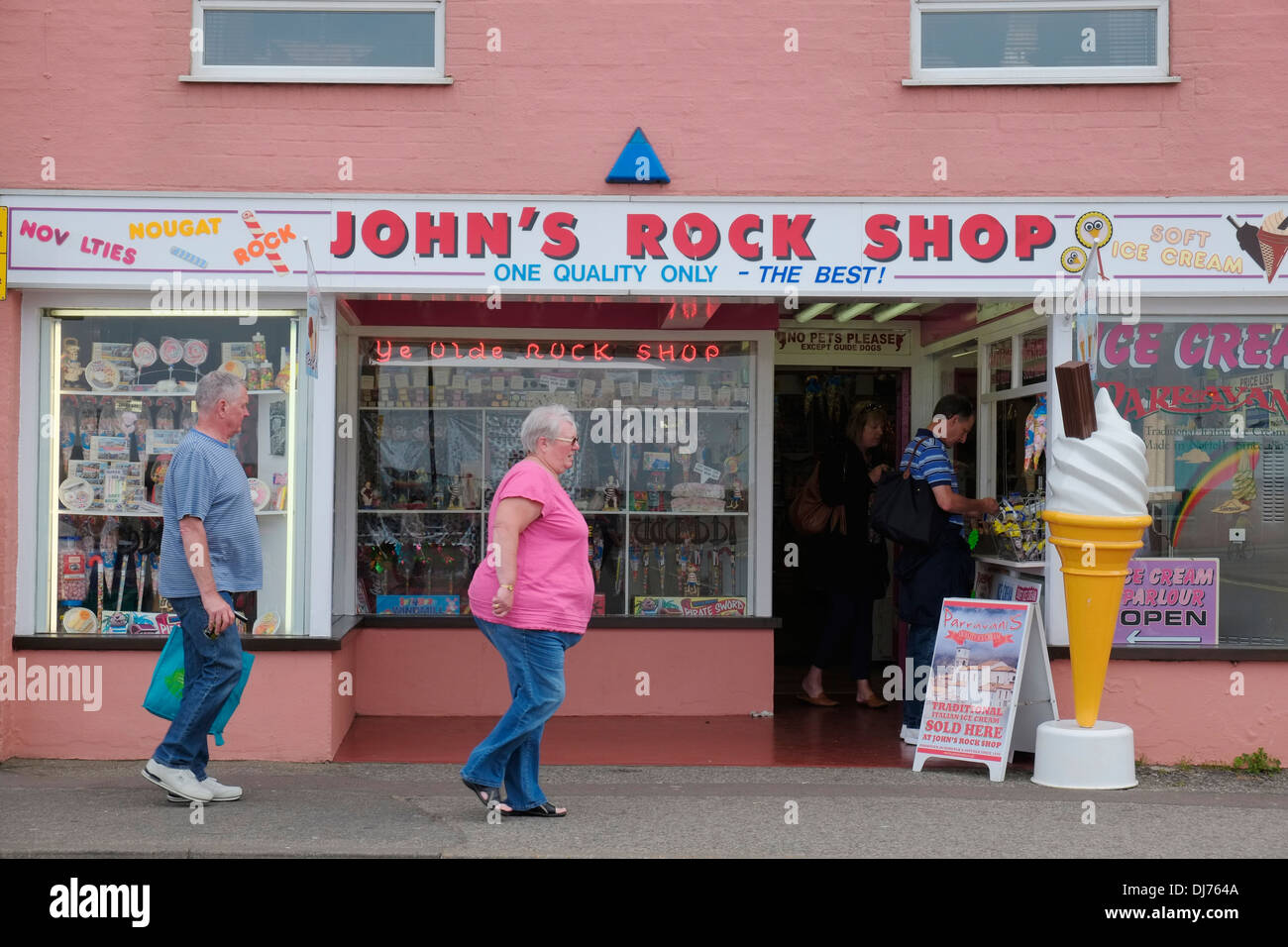 John's Rock Shop at Wells-next-the-Sea, Norfolk, England. Stock Photo