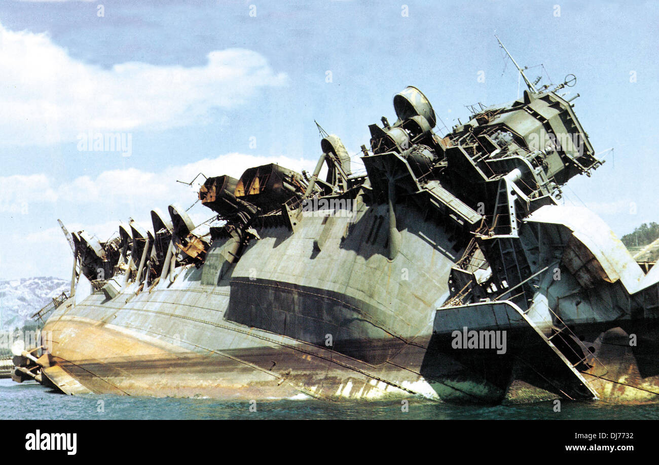 Japanese Navy's aircraft carrier Amagi capsized after U.S. navy air raid, Kure, Japan, 1946 Stock Photo
