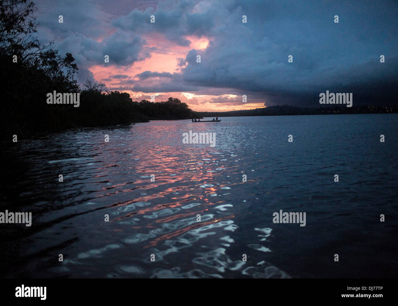 Altamira, Para, Brazil. 6th April, 2013. The Xingu River is a major tributary of the Amazon and will be dammed by Belo Monte-the world's third-largest hydroelectric project. © Taylor Weidman/ZUMA Wire/ZUMAPRESS.com/Alamy Live News Stock Photo