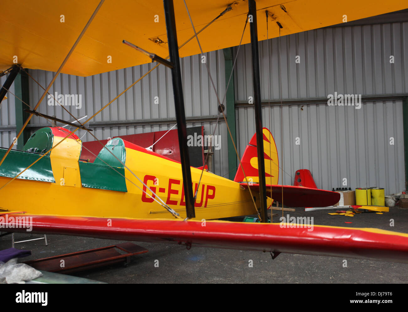 Light aircraft yellow aeroplane hi-res stock photography and images - Alamy