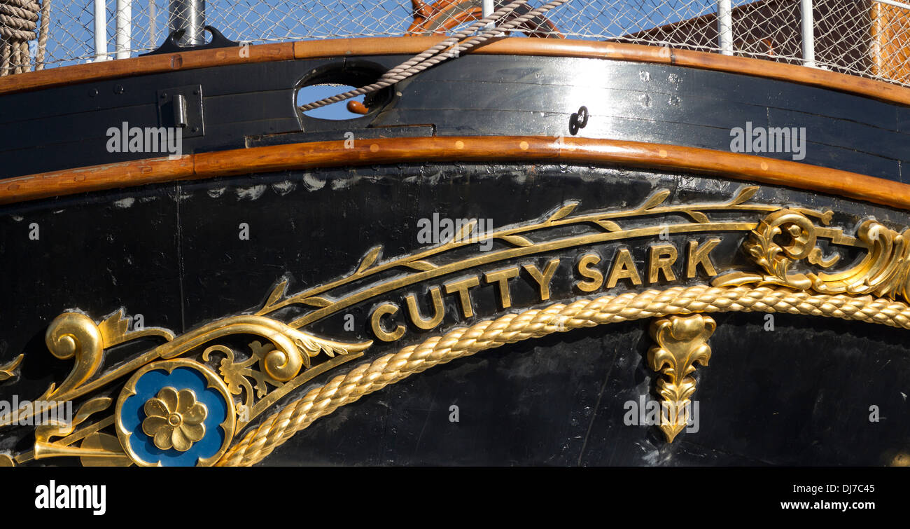 Detail of the bows of the clipper Cutty Sark showing the name Stock Photo
