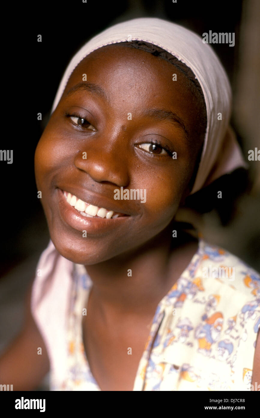 Cuban girl santiago de cuba hires stock photography and images Alamy