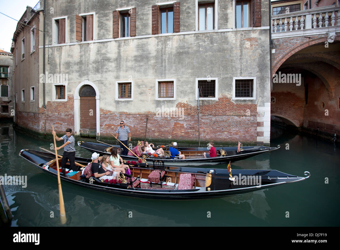 Outdoor gondola ride hi-res stock photography and images - Alamy