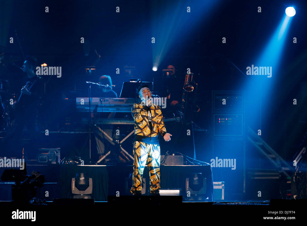 Toronto, Canada. 23rd Nov 2013. Hong Kong Cantopop singer Eason Chan performs at Toronto's Ricoh Coliseum during the Eason's LIFE Tour. Credit:  EXImages/Alamy Live News Stock Photo