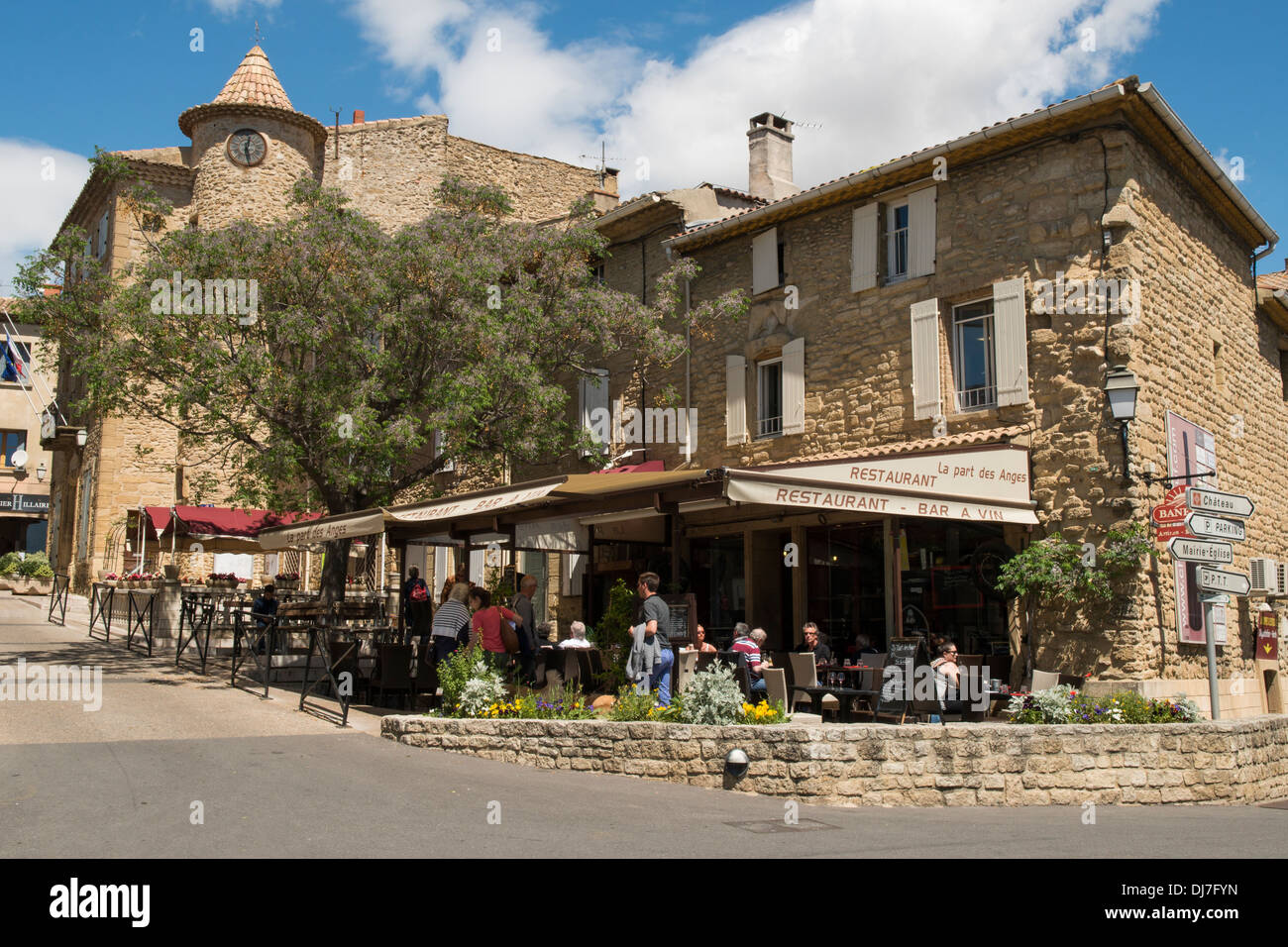 Centre Of Chateauneuf Du Pape In The Vaucluse 84 Departement Of France Stock Photo Alamy