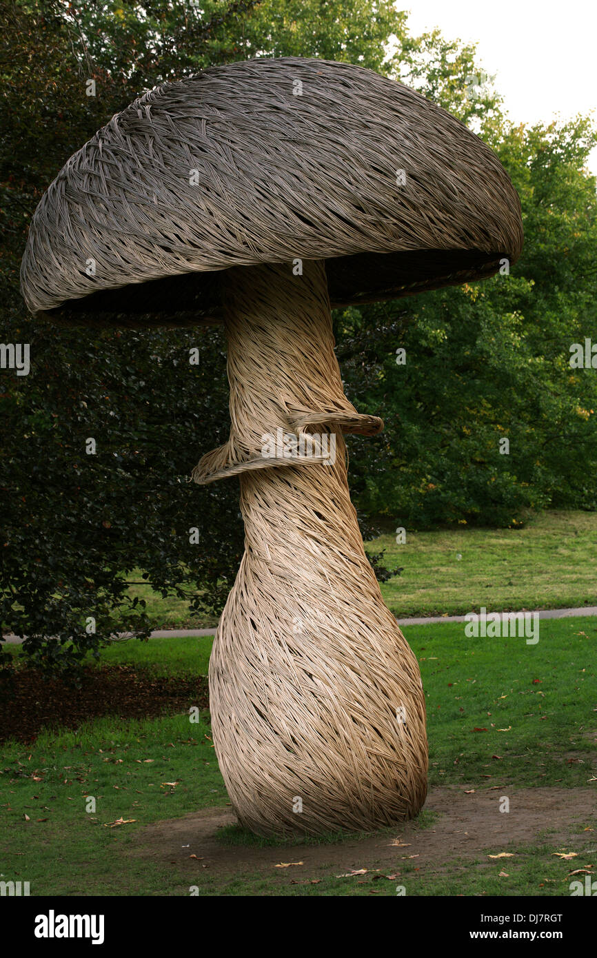 Willow Sculpture of a Field Mushroom, Kew Royal Botanical Gardens. Stock Photo