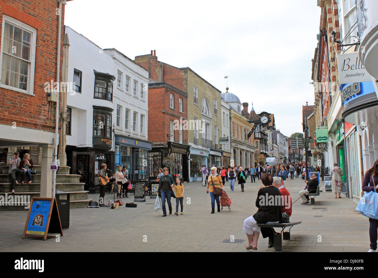 Pedestrian high street hi-res stock photography and images - Alamy