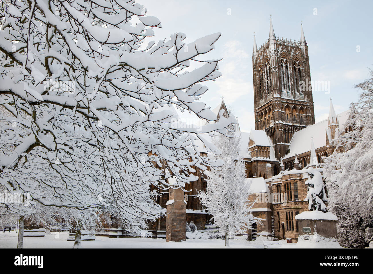 Lincoln Cathedral, Lincolnshire in the snow following a heavy snowfall Stock Photo